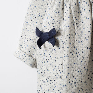 Vestido manga larga estampado all-over con nudos 