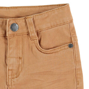 Pantalón con efecto arrugado y bolsillos con inscripción de relieve 