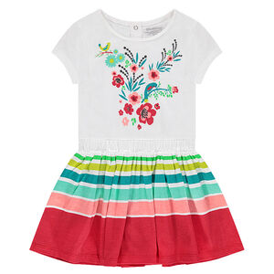 Vestido de manga corta con flores estampadas y rayas que contrastan 