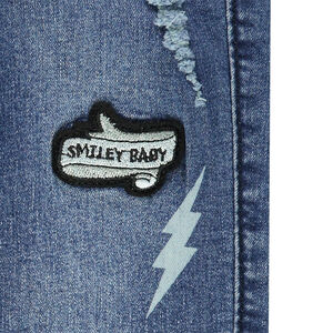 Vaqueros condes efecto gastado y parches ©Smiley 