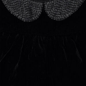 Vestido de manga corta con cuello tipo babero brillante  