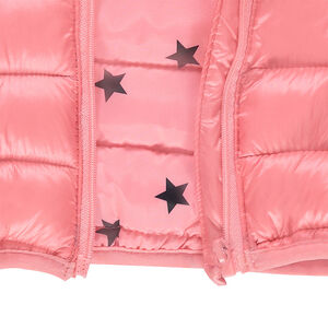 Anorak light*, impermeable y acolchado con capucha y bolsa de almacenamiento estampada 