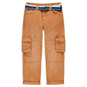 Pantalón cargo de sarga teñida con cinturón de rayas 