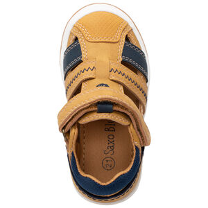 Baskets ajourées à touches de marine 