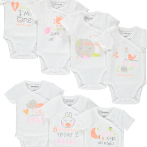 Juego de 7 bodies de manga corta con estampados diferentes 