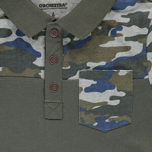 Polo de efecto 2 en 1 con estampado militar y bolsillo 