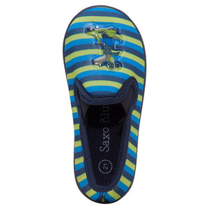 Zapatillas bajas de rayas que contrastan y parche plastificado de fantasía 