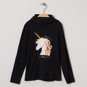 Suéter de cuello alto fantasía y estampada unicornio  
