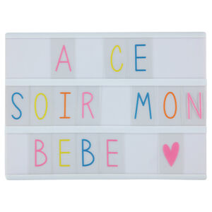 Caja luminosa con letras 