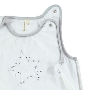 Saco de dormir sin manga de terciopelo con estampados estrellas. 