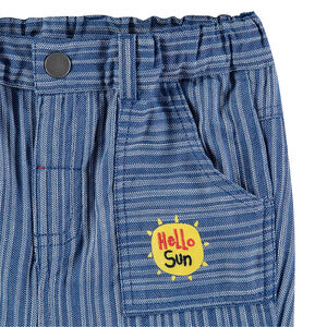 Bermudas con finas rayas de jacquard con sol estampado 