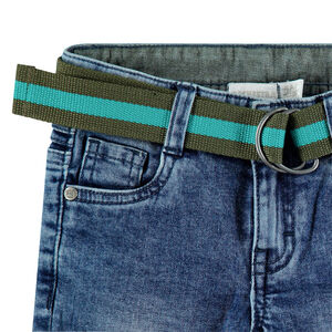 Vaqueros con efecto gastado y arrugado y cinturón extraíble y ajustable 