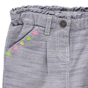 Pantalón corto de algodón de fantasía con bordados de colores 