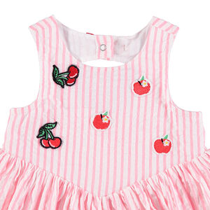 Vestido sin mangas con rayas y parches de fantasía  