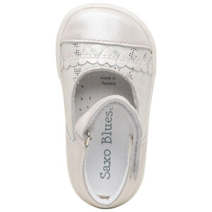 zapatos bébé en piel y corazon en relieve  Main zapatos bébé en piel y corazon en relieve