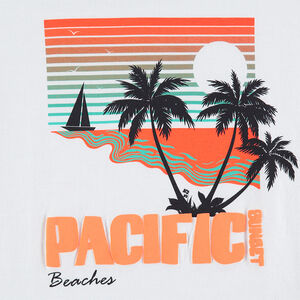 camiseta de manga corta con paisa y palmeras estampadas  