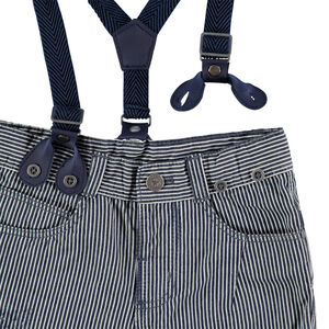 pantalon corto de rayas verticales all-over y tirantes ajustables 