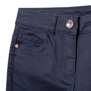 Pantalón slim con detalles de strass de fantasía   Main Pantalón slim con detalles de strass de fantasía