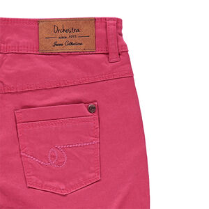Pantalón slim de sarga con efecto arrugado  Main Pantalón slim de sarga con efecto arrugado