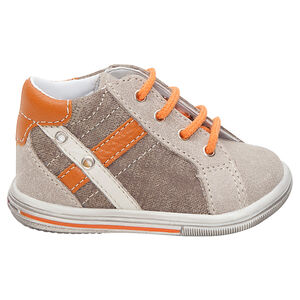 Botines de cuero con cordones y apliques que contrastan 