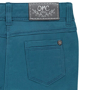 Pantalón corte slim de sarga lisa  Main Pantalón corte slim de sarga lisa