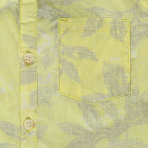 Camisa de manga corta con estampado vegetal all-over. 