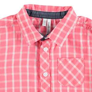 Camisa de manga corta de cuadros que contrastan con bolsillo 