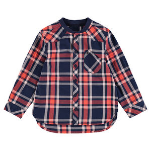 Camisa de amplios cuadros que contrastan y cuello de estilo teddy 