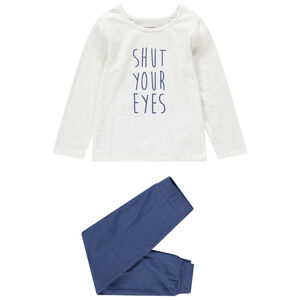 Pijama con parte de arriba con mensaje estampado y parte de abajo lisa 