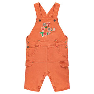 Peto corto con letras cosidas y bolsillos 