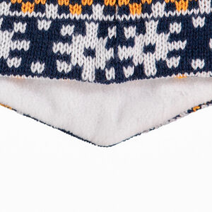 Conjunto de gorro y snood con forro micropolar y dibujos de jacquard 
