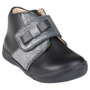 Botas bajas de cuero con velcro con lazo de color plateado 