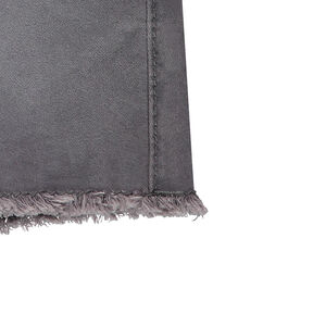 Pantalón corto de sarga efecto teñido y gastado con acabados sin rematar  Main Pantalón corto de sarga efecto teñido y gastado con acabados sin rematar