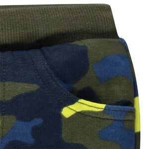 Bermudas con estampado militar de muletón. 