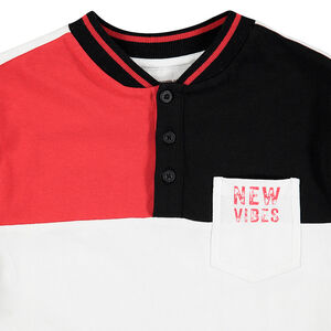 Júnior - Polo de manga larga tricolor con bolsillo estampado y cuello de estilo teddy 