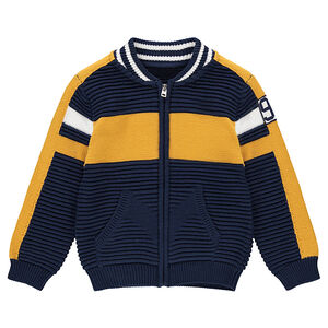 Chaqueta de punto otomano con rayas que contrastan y número cosidos 