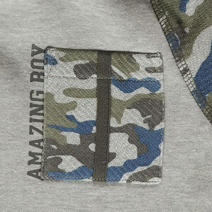 Sudadera con capucha de felpa con estampado militar y bolsillo 