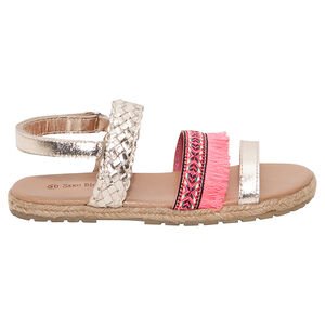 Sandalias de cuero dorado con aplique trenzado y flecos 