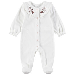 Pijama de terciopelo con cuello con volantes y finos bordados 