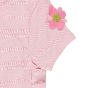 Camiseta de manga corta con fruncidos y flores en las mangas 