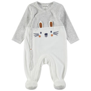 Pijama de terciopelo bicolor con orejas de relieve y detalles estampados 