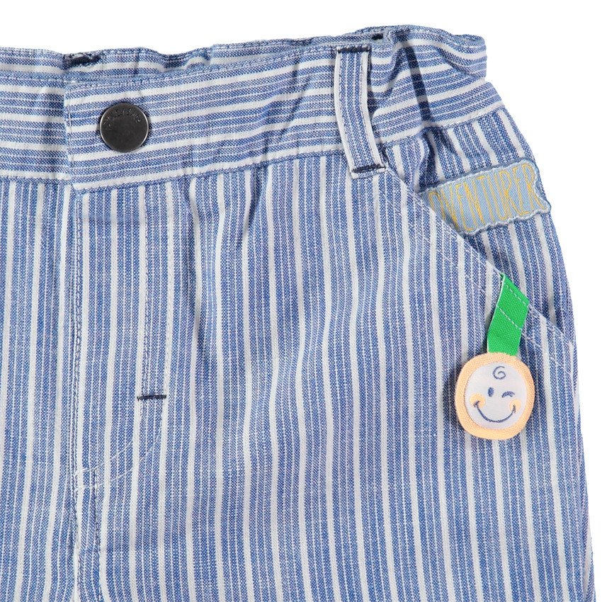 Bermudas de rayas que contrastan y parches de la colección Smiley 