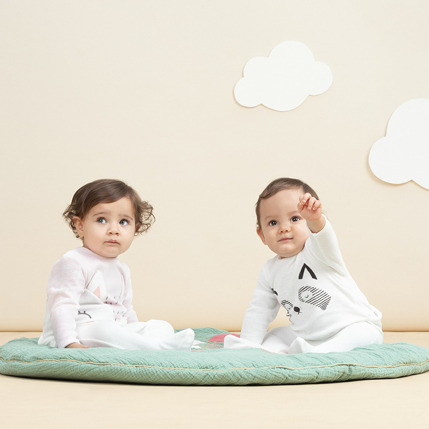 Dors-bien en velours motif lapin 