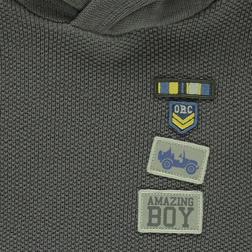 Jersey con capucha de punto de fantasía con parches cosidos 