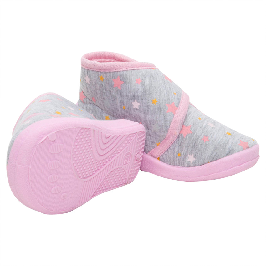Patucos de estilo botines con estrella y velcro  Additional Patucos de estilo botines con estrella y velcro