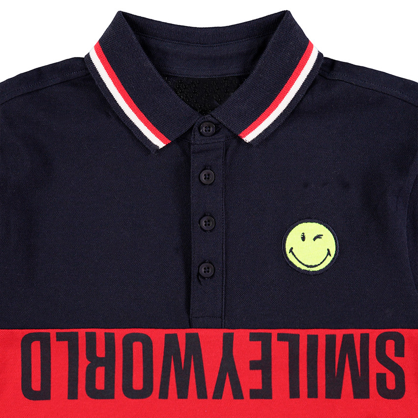 Polo de manga larga bicolor con inscripción y parche de ©Smiley  