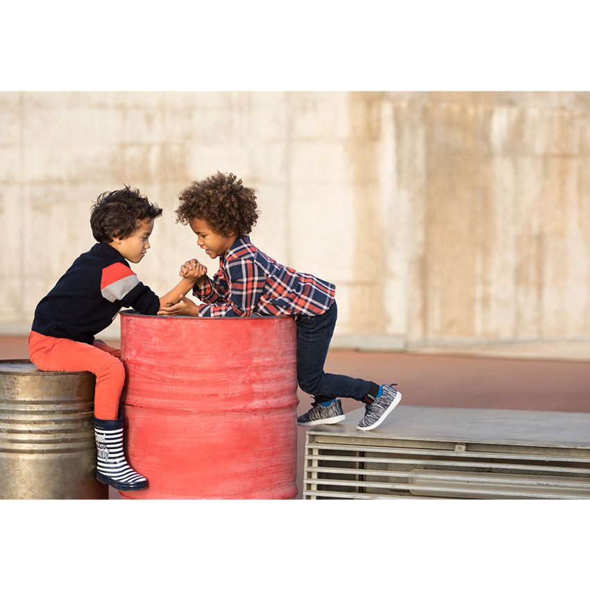 Camisa de amplios cuadros que contrastan y cuello de estilo teddy 