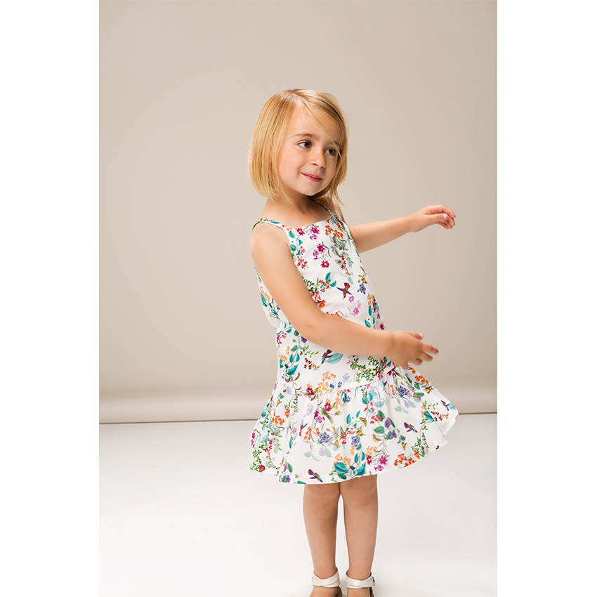 Vestido floral de tirantes con volante 