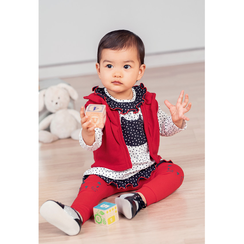 Conjunto de túnica estampada, chaleco y leggings estampados 