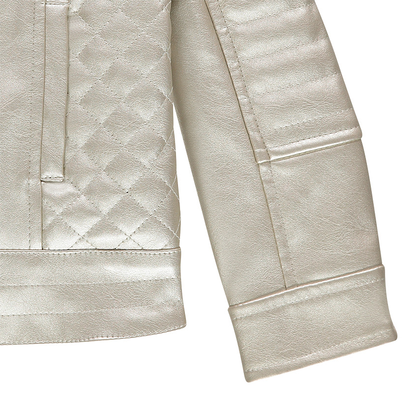 Chaqueta de piel de imitación con efecto nacarado  Additional Chaqueta de piel de imitación con efecto nacarado